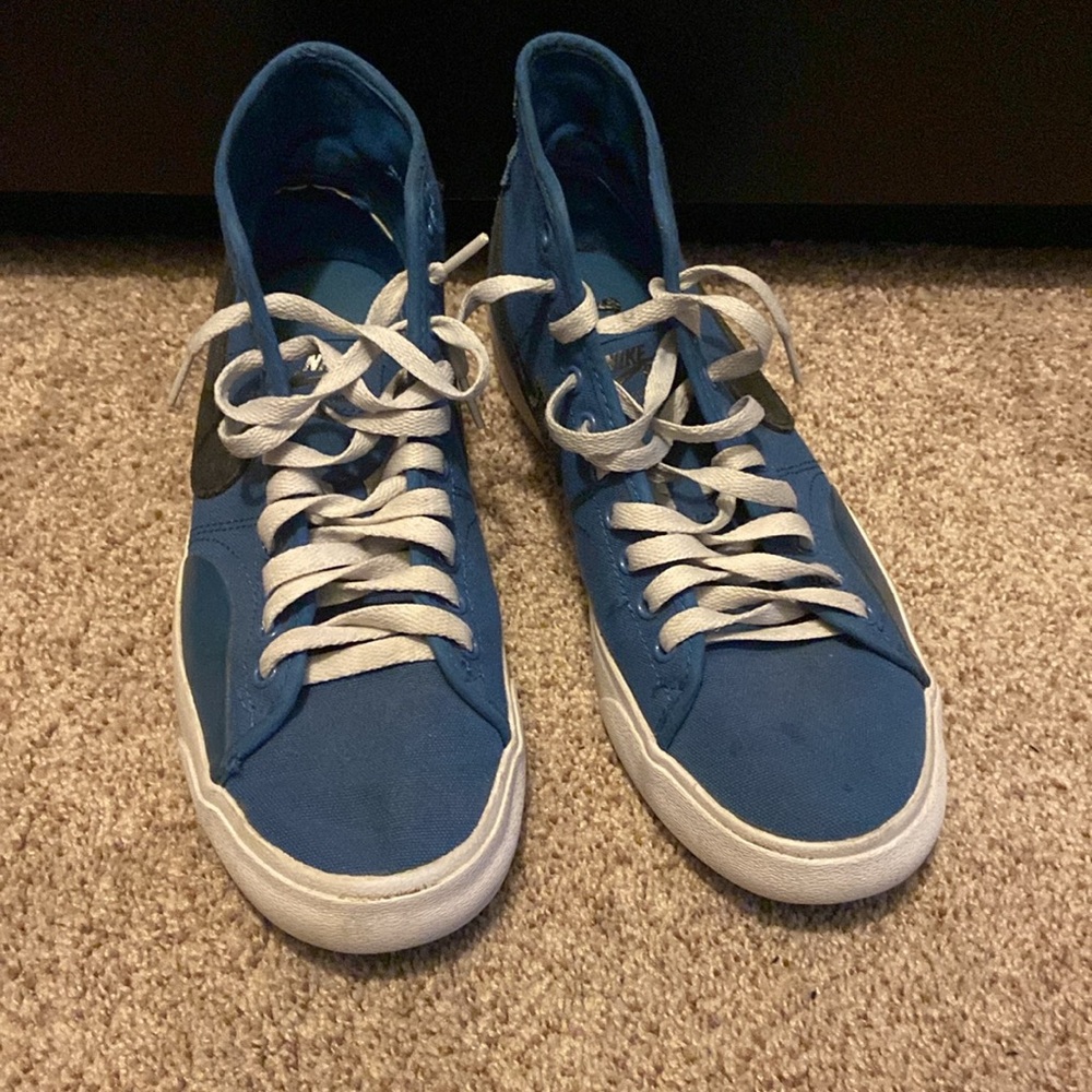 Nike Blazers - Picture 4 of 7